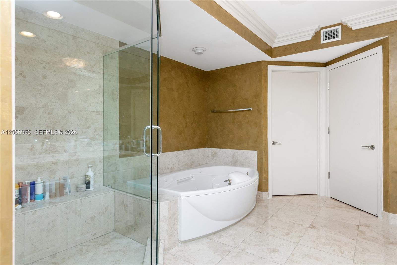 20201 E Country Clb Dr #1006 Aventura, FL 33180