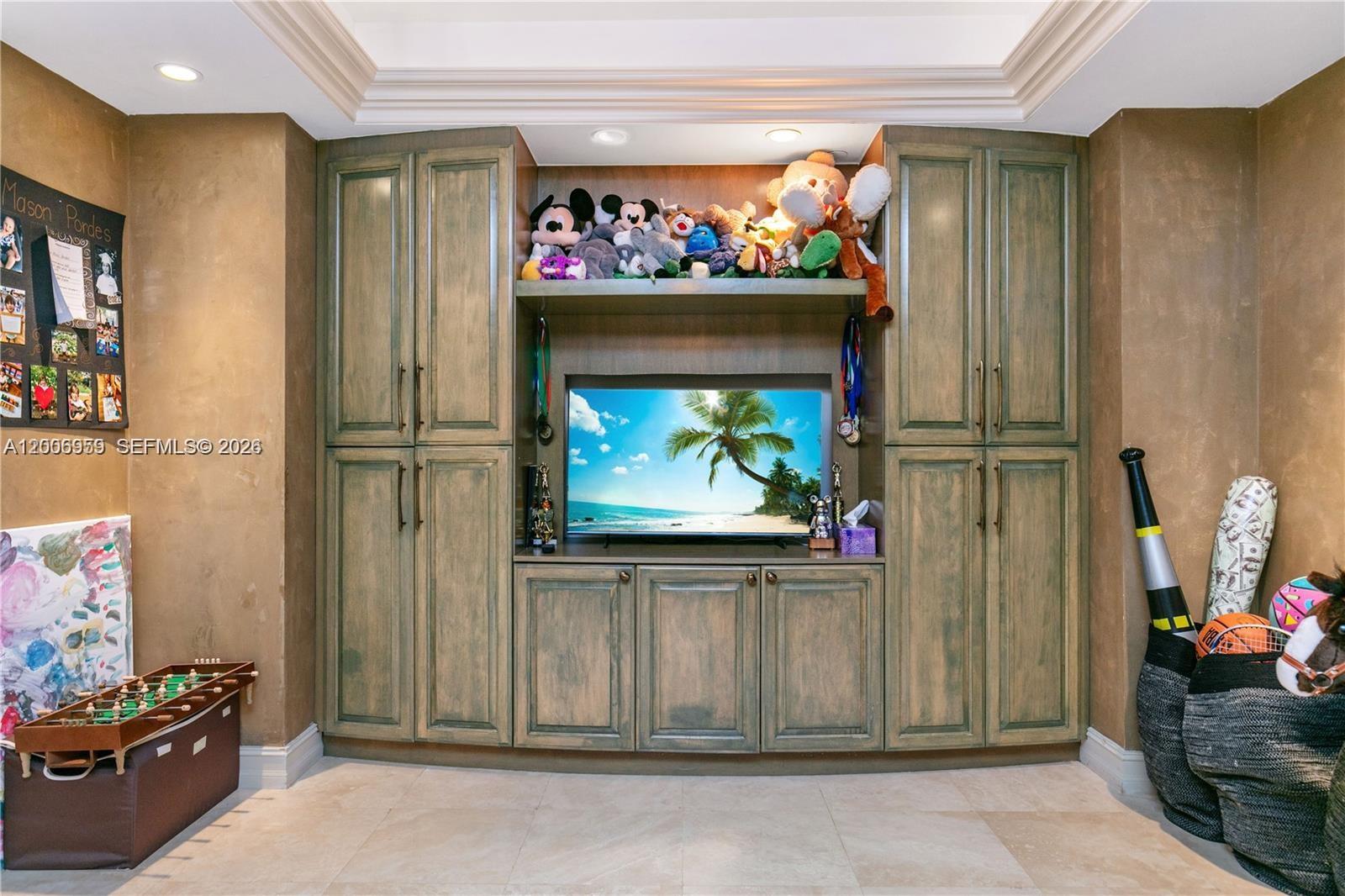 20201 E Country Clb Dr #1006 Aventura, FL 33180