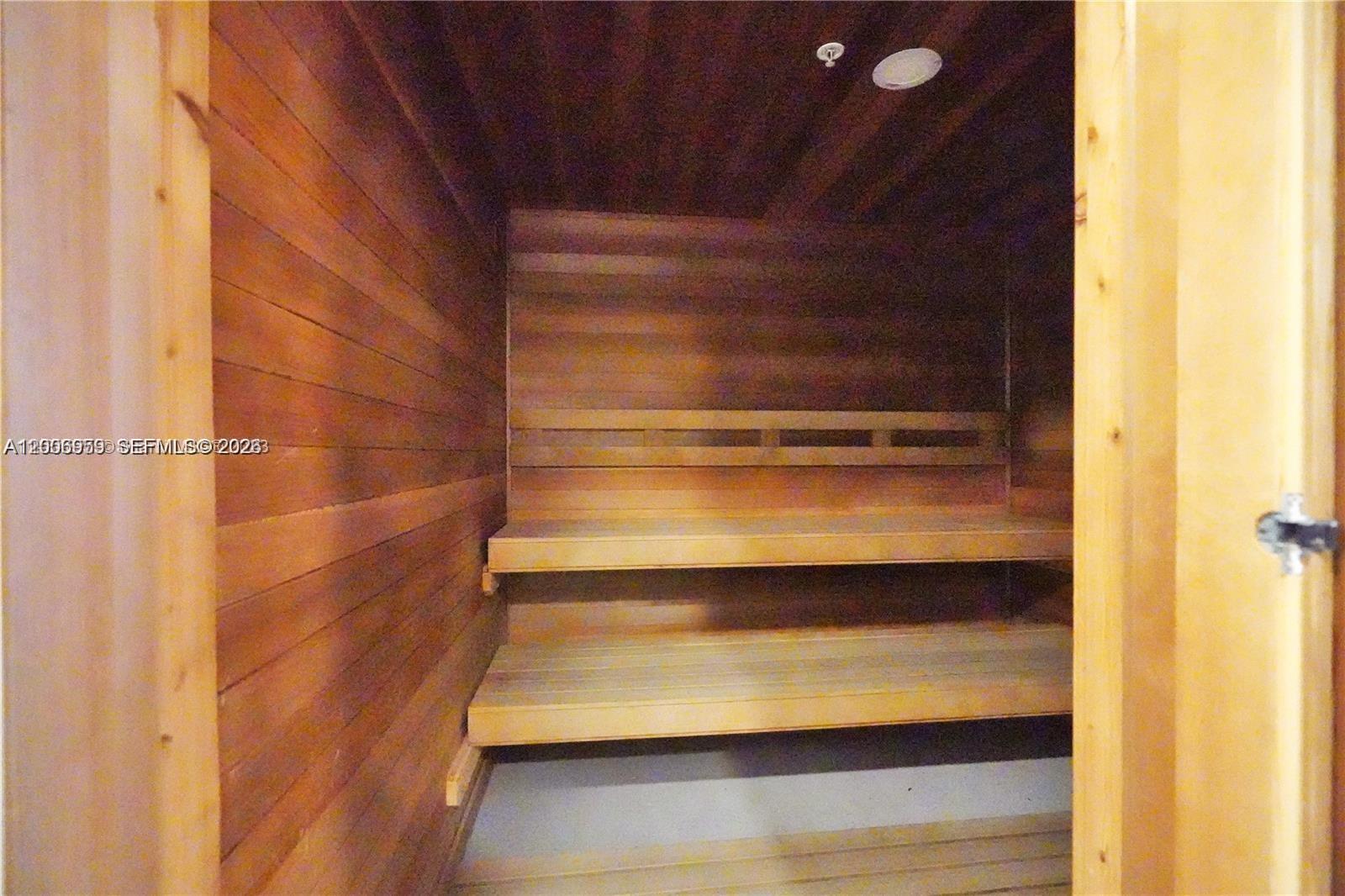 20201 E Country Clb Dr #1006 Aventura, FL 33180