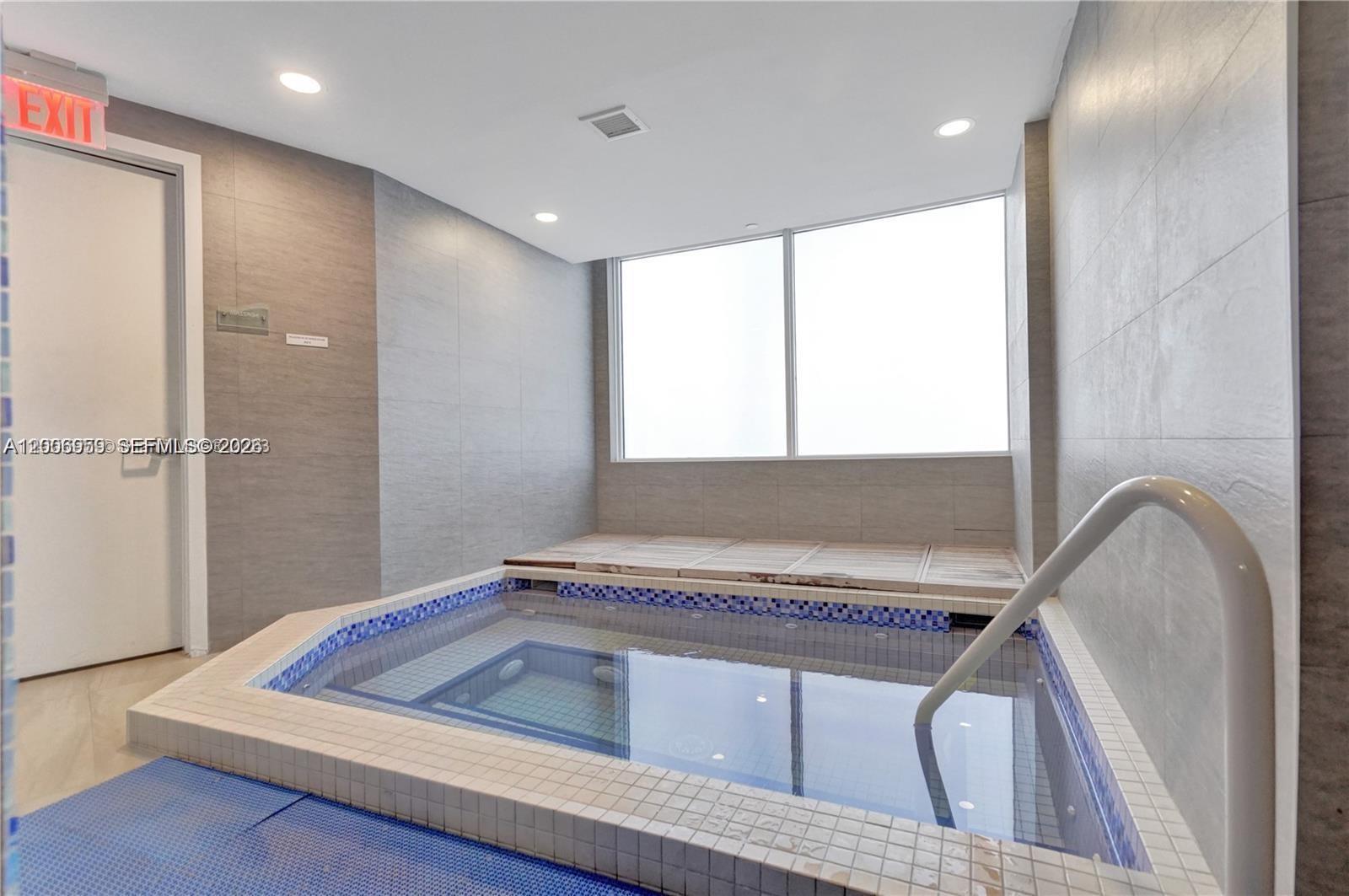 20201 E Country Clb Dr #1006 Aventura, FL 33180