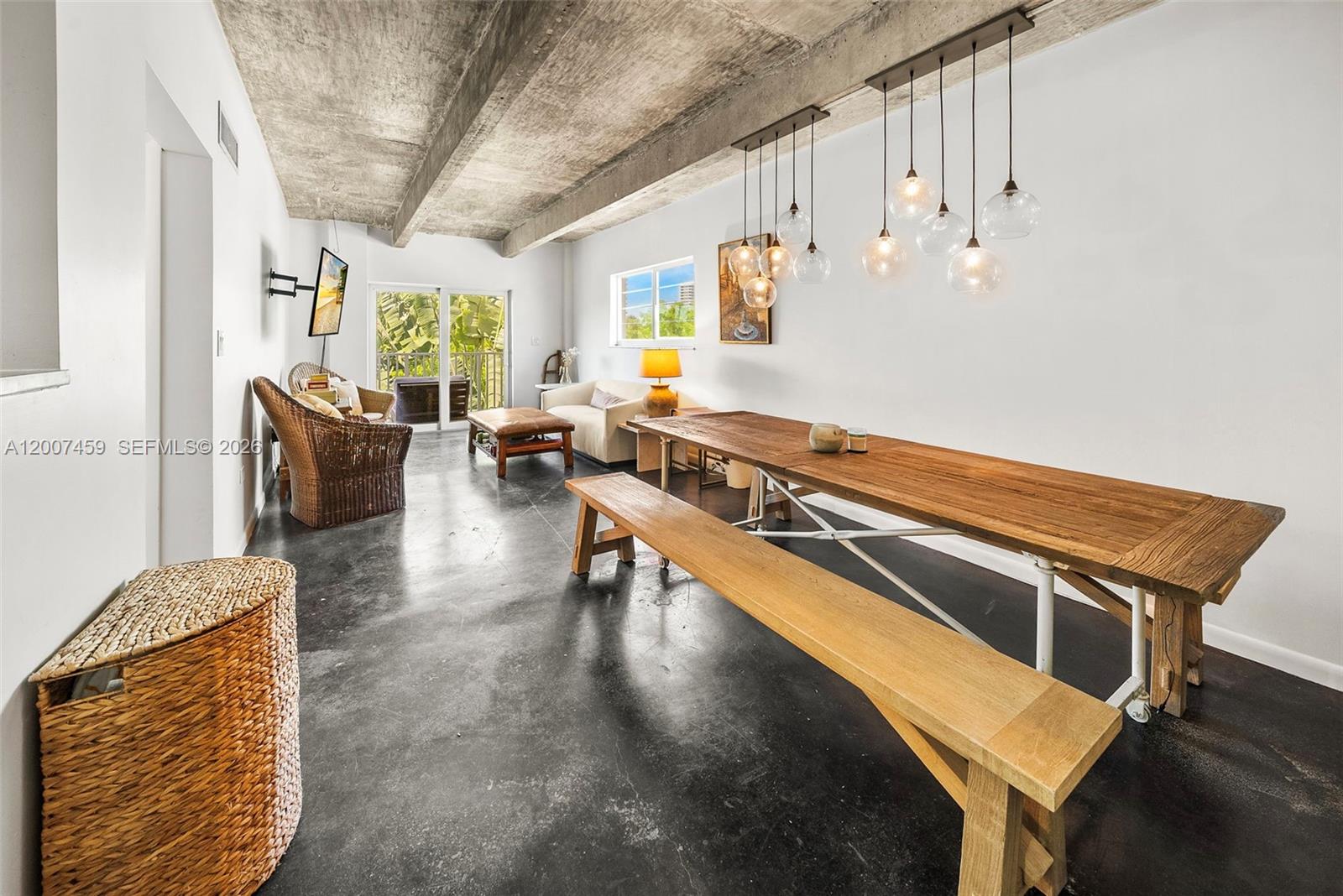 301 Michigan Ave #403