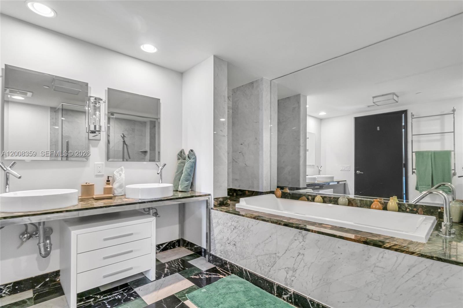 image Icon Brickell III (W Miami)19