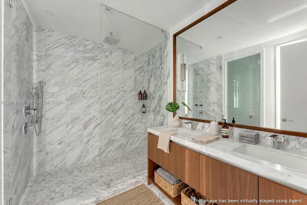 175 SE 25th Rd #3601 Miami, FL 33129