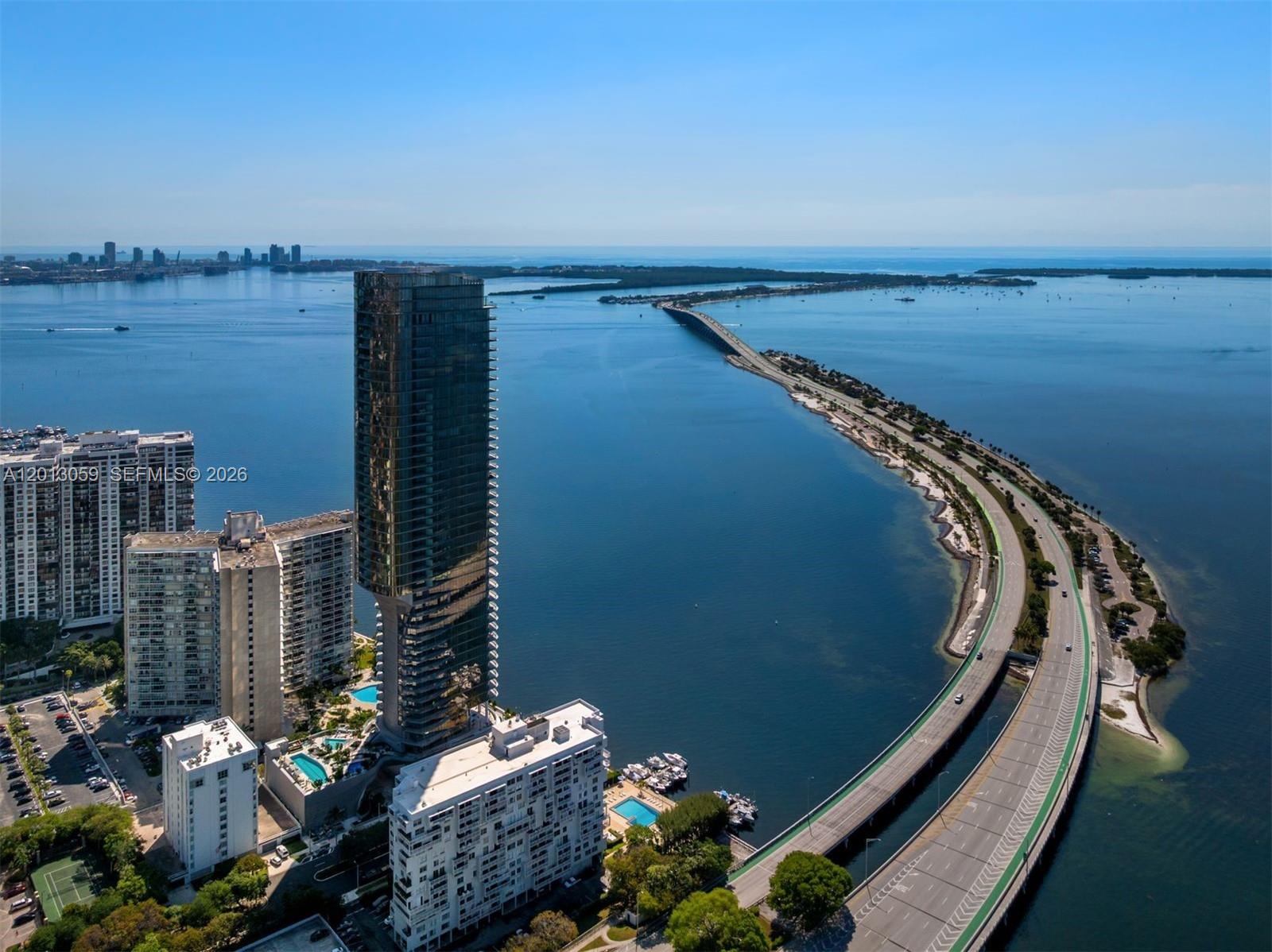 175 SE 25th Rd #3601 Miami, FL 33129