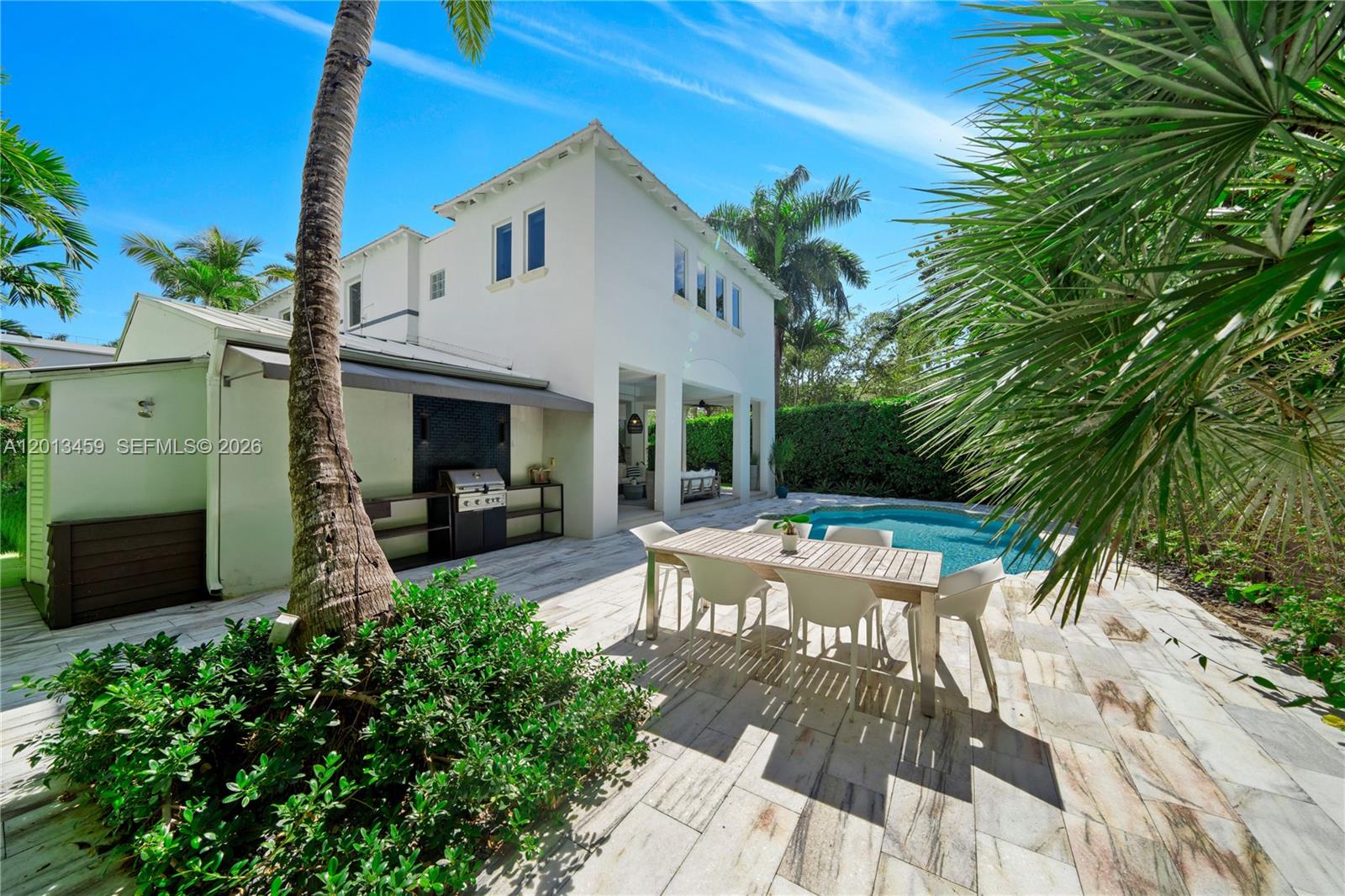 1281 S Venetian Way Miami, FL 33139