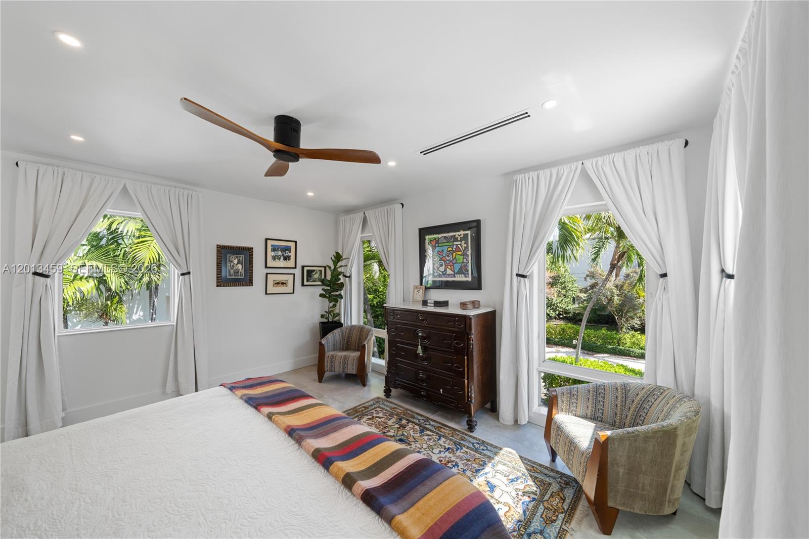1281 S Venetian Way Miami, FL 33139