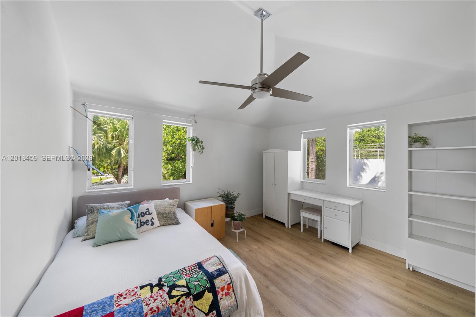 1281 S Venetian Way Miami, FL 33139