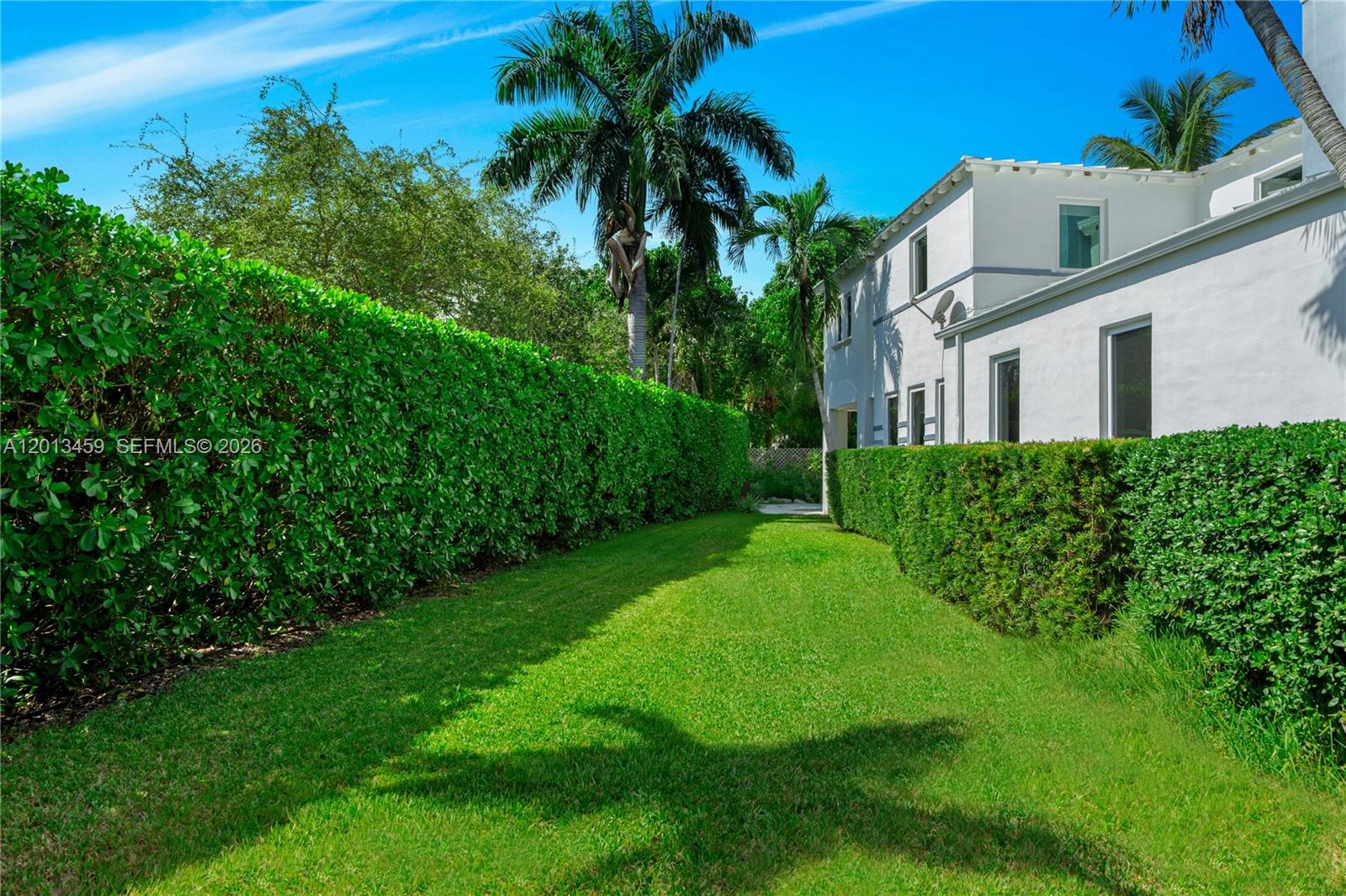 1281 S Venetian Way Miami, FL 33139