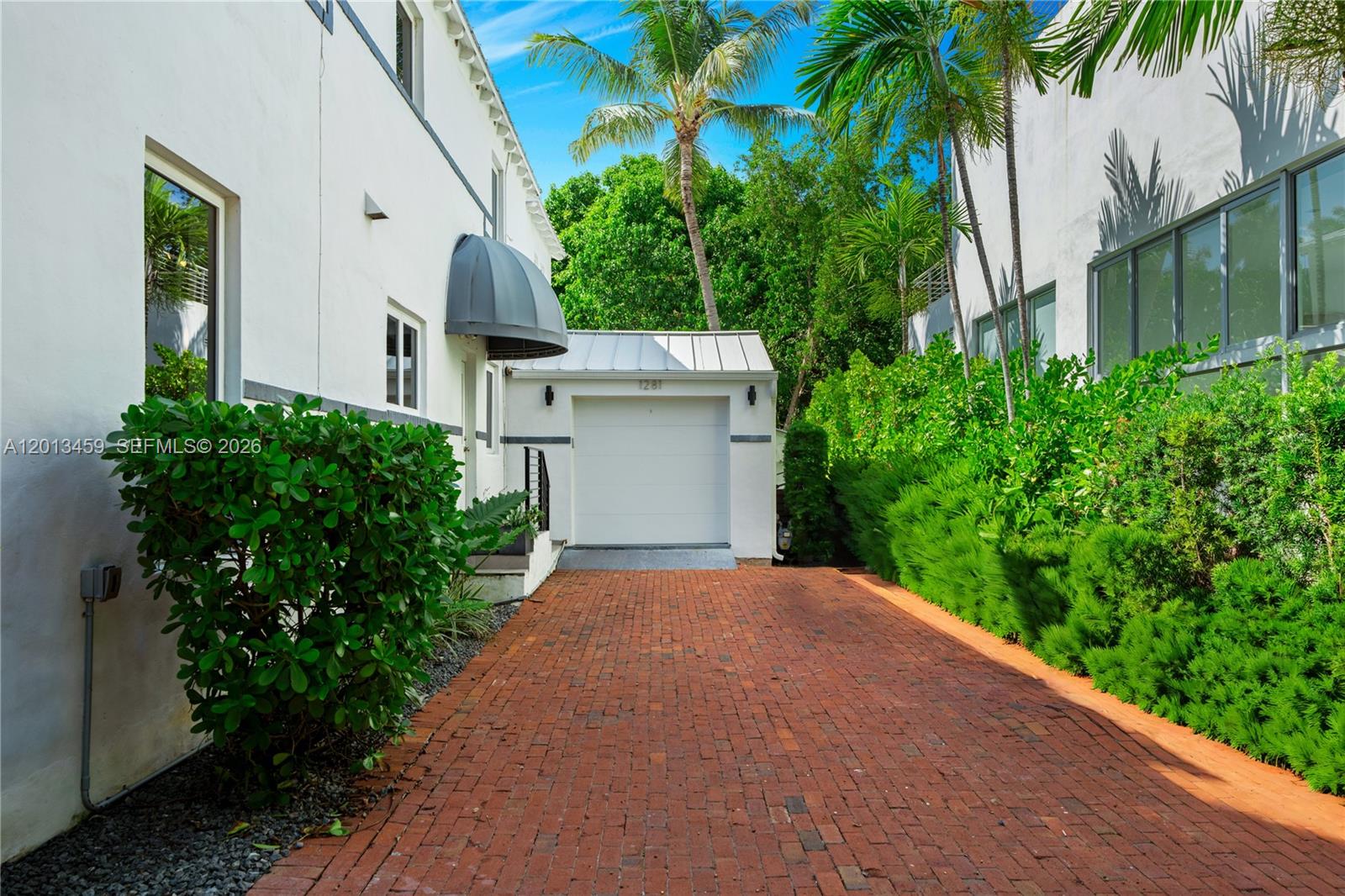 1281 S Venetian Way Miami, FL 33139