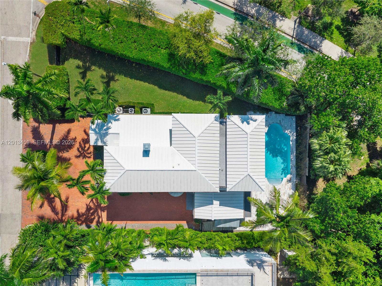 1281 S Venetian Way Miami, FL 33139