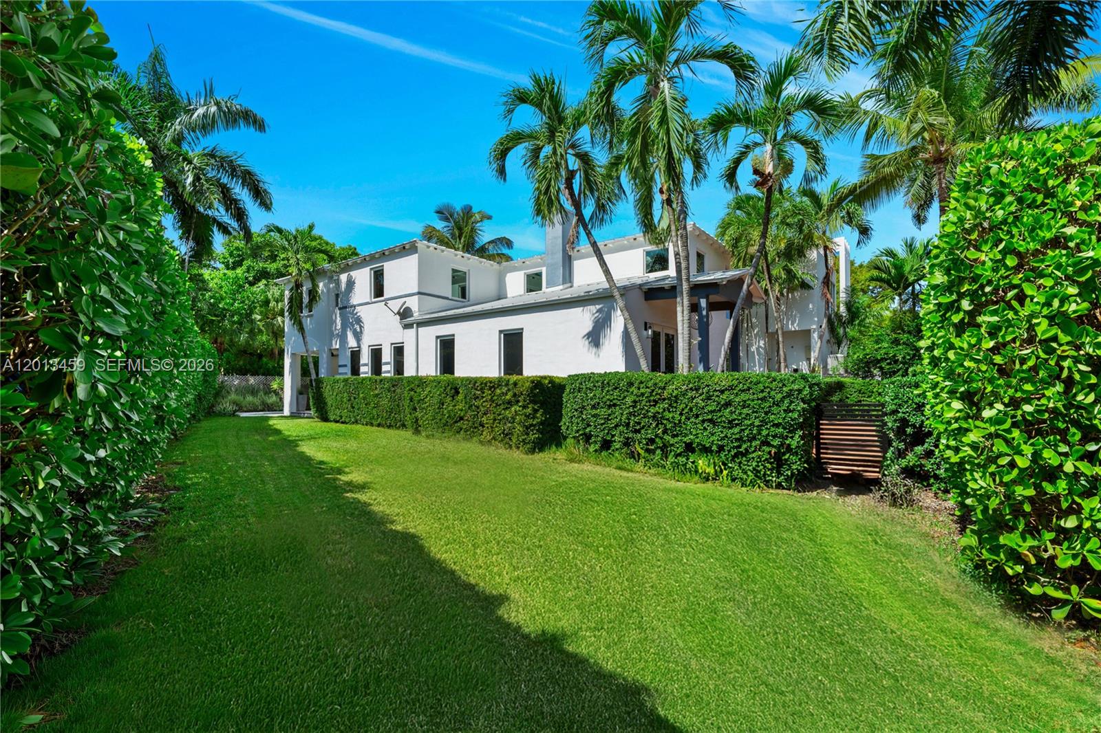 1281 S Venetian Way Miami, FL 33139