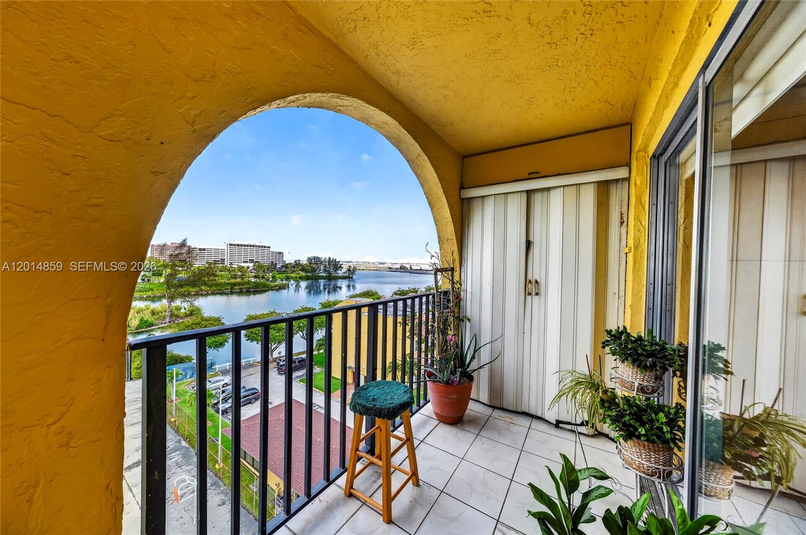 4801 NW 7th St Miami, FL 33126