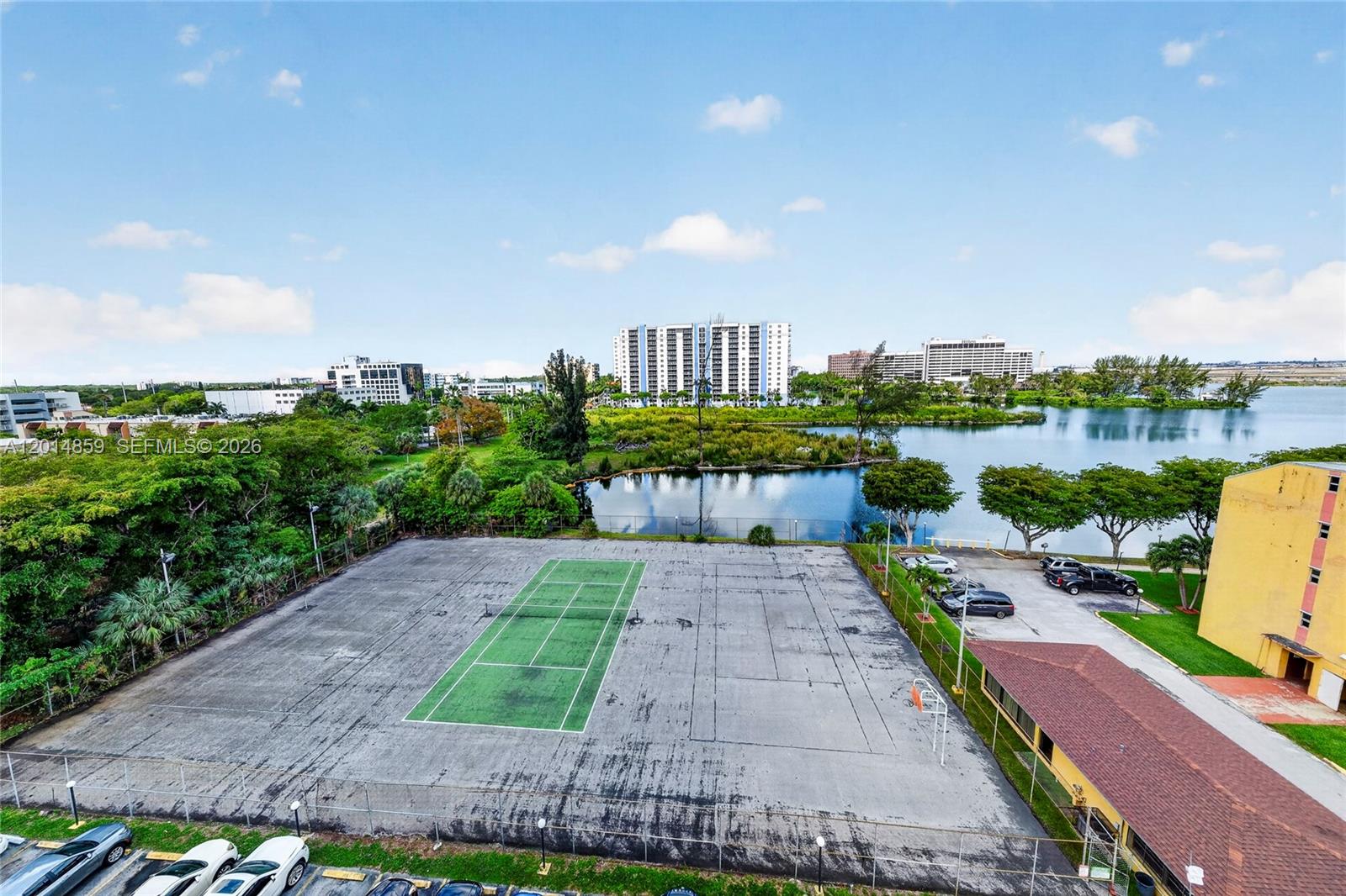 4801 NW 7th St Miami, FL 33126