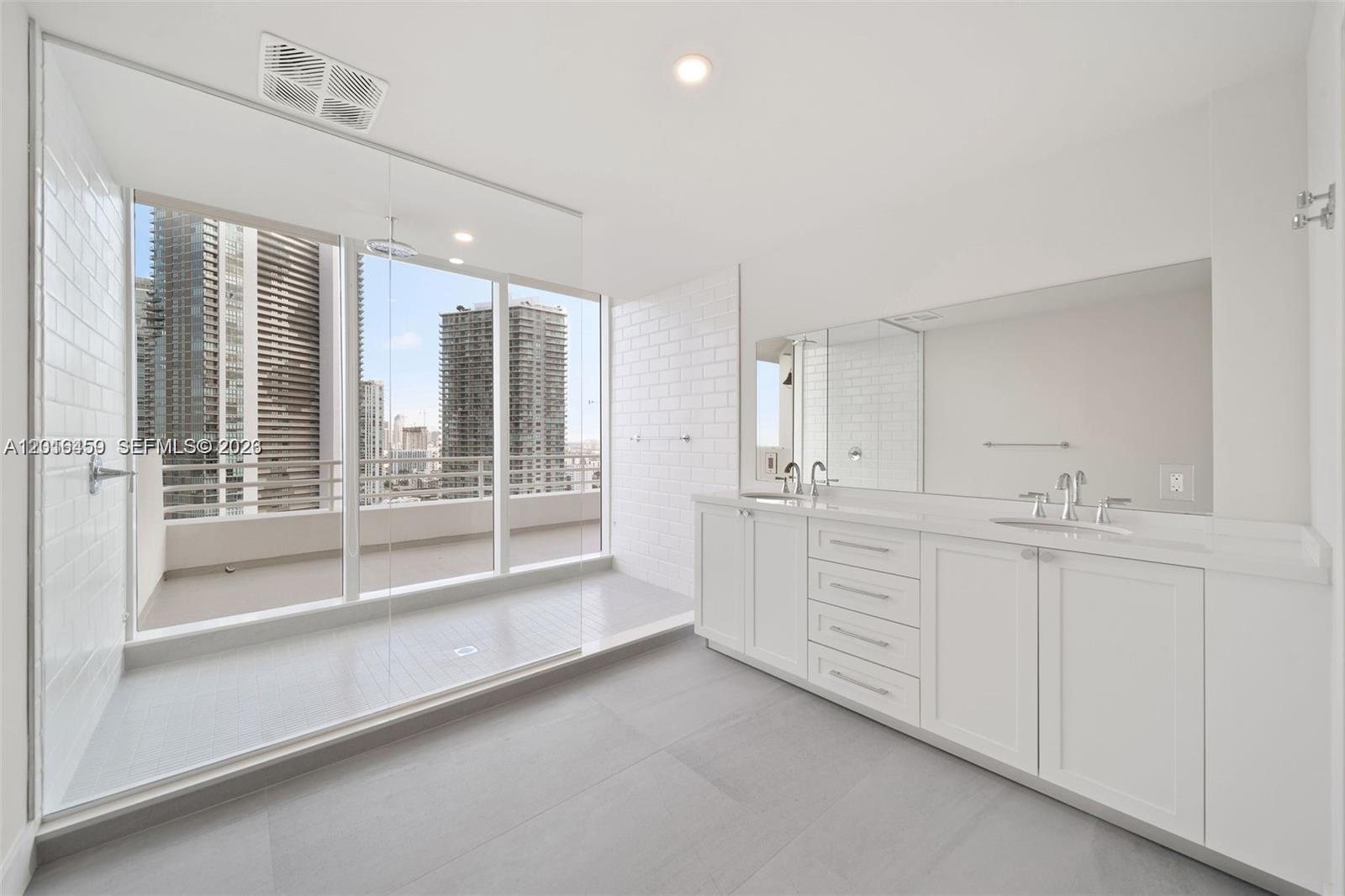 555 NE 34th St #PH4 Miami, FL 33137