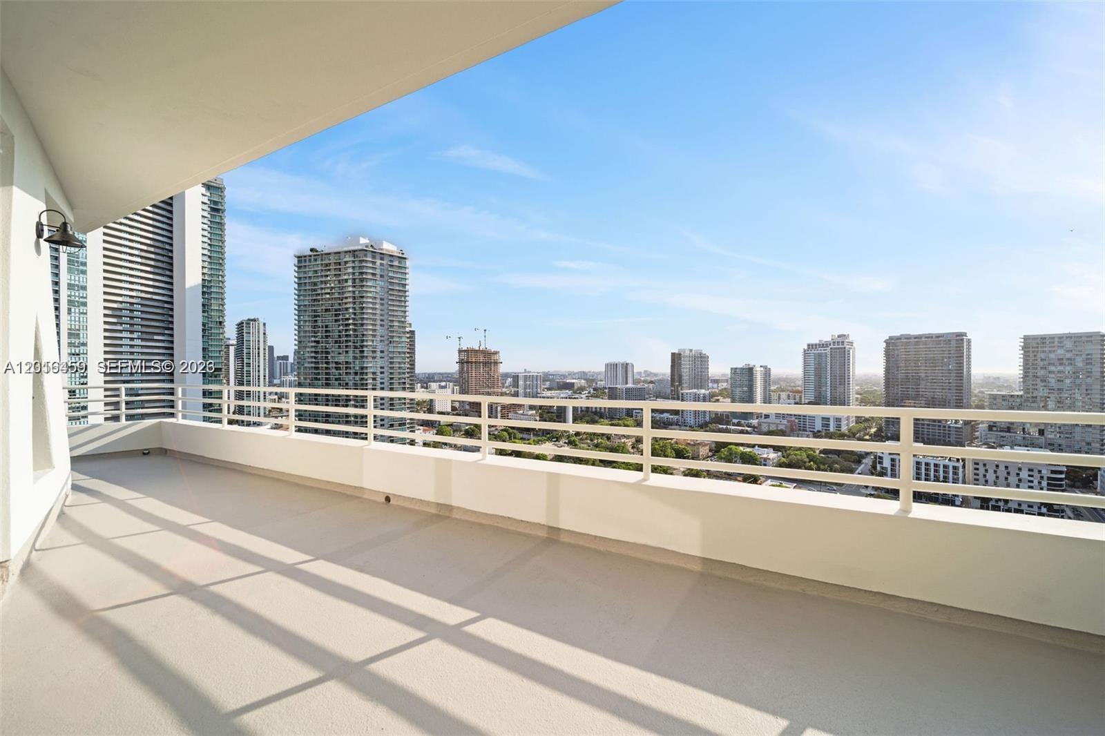 555 NE 34th St #PH4 Miami, FL 33137