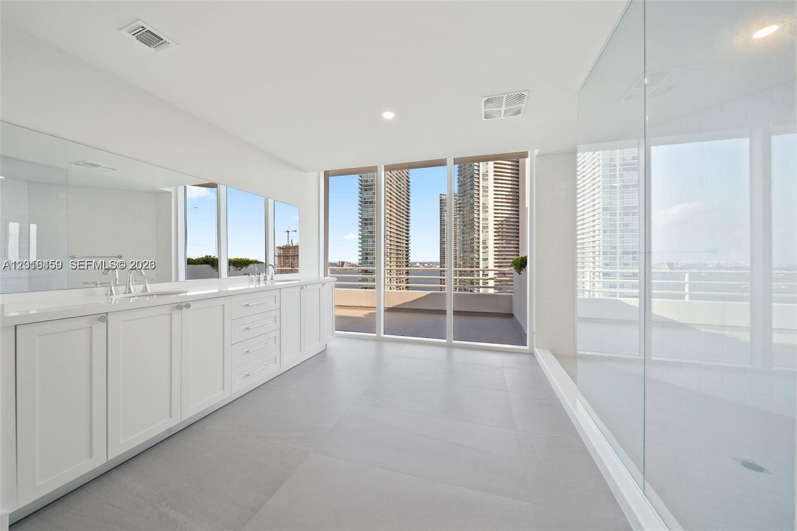 555 NE 34th St #PH4 Miami, FL 33137
