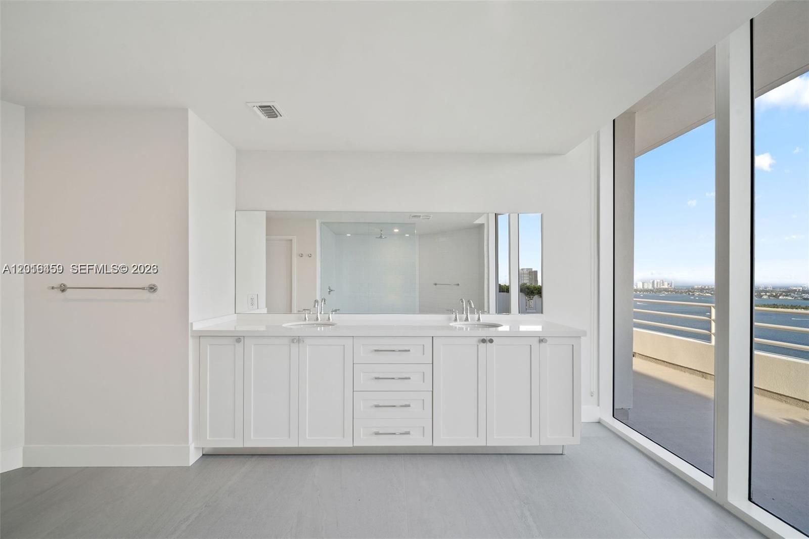 555 NE 34th St #PH4 Miami, FL 33137