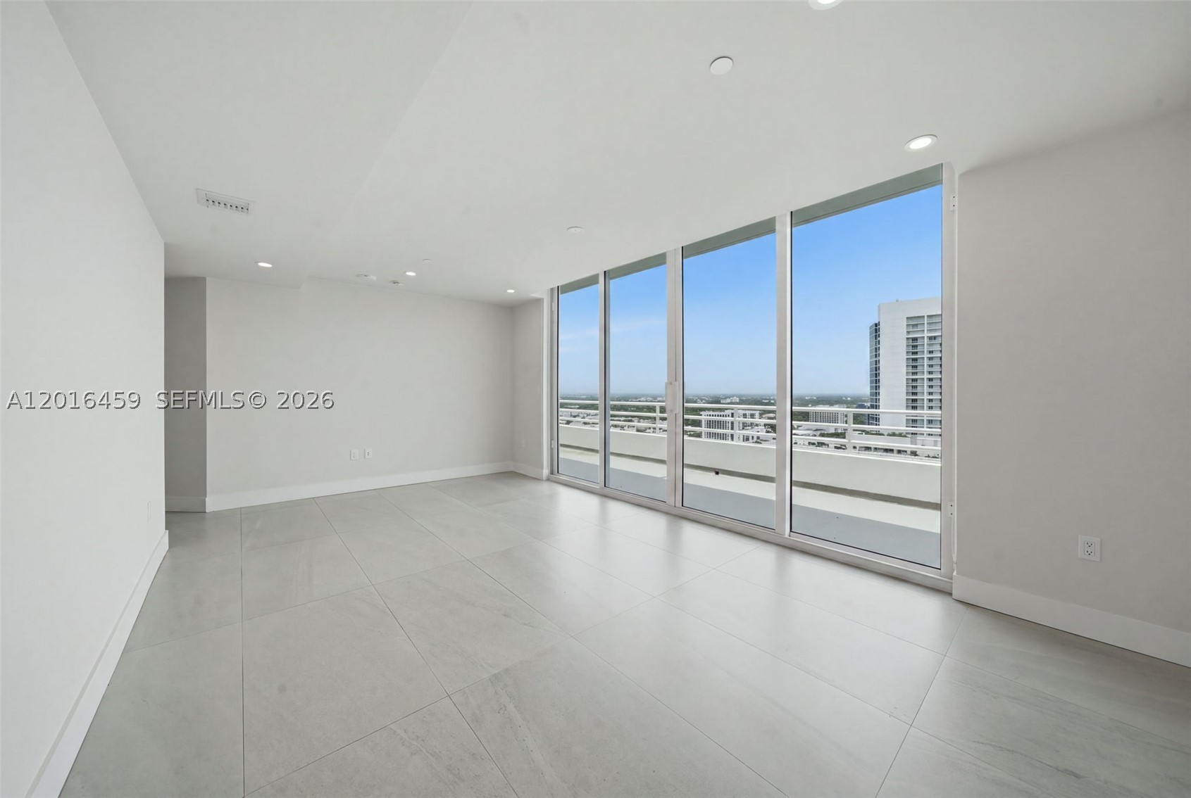 555 NE 34th St #PH4 Miami, FL 33137