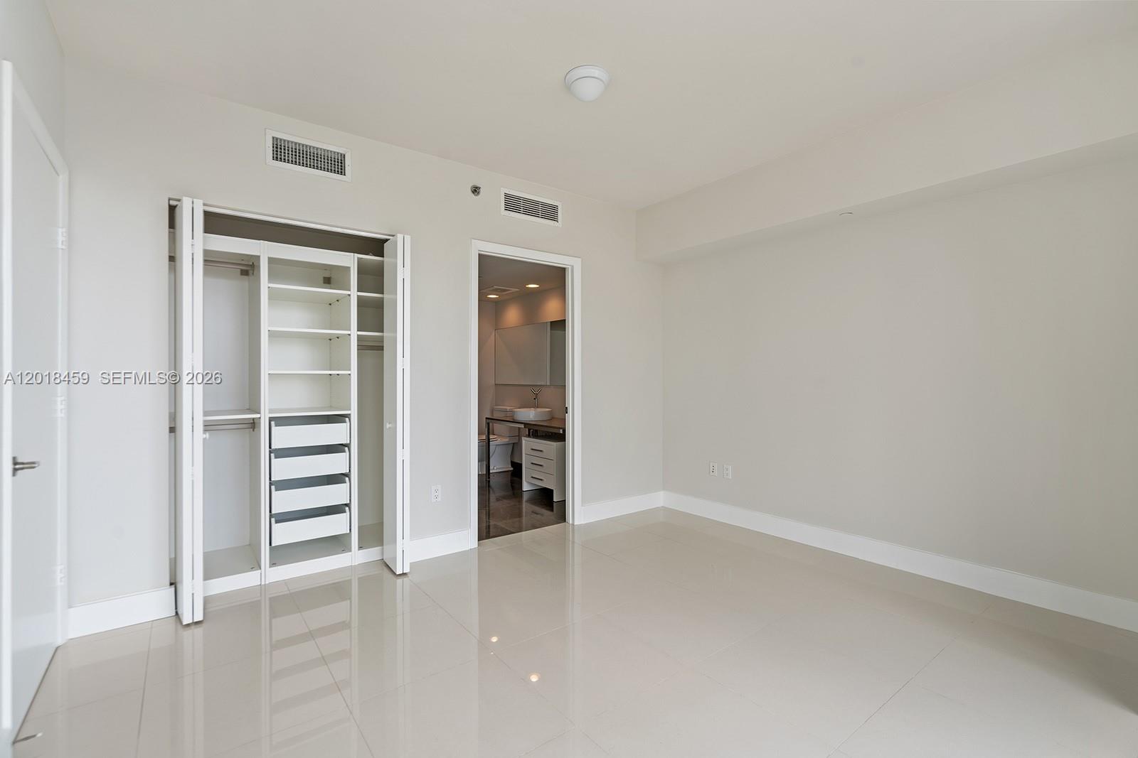 image Icon Brickell II18