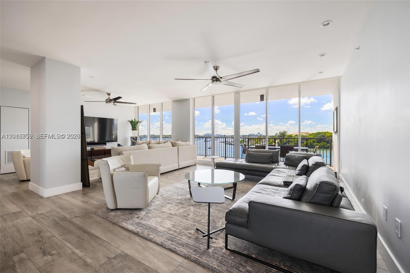 image 1000 Venetian Way1