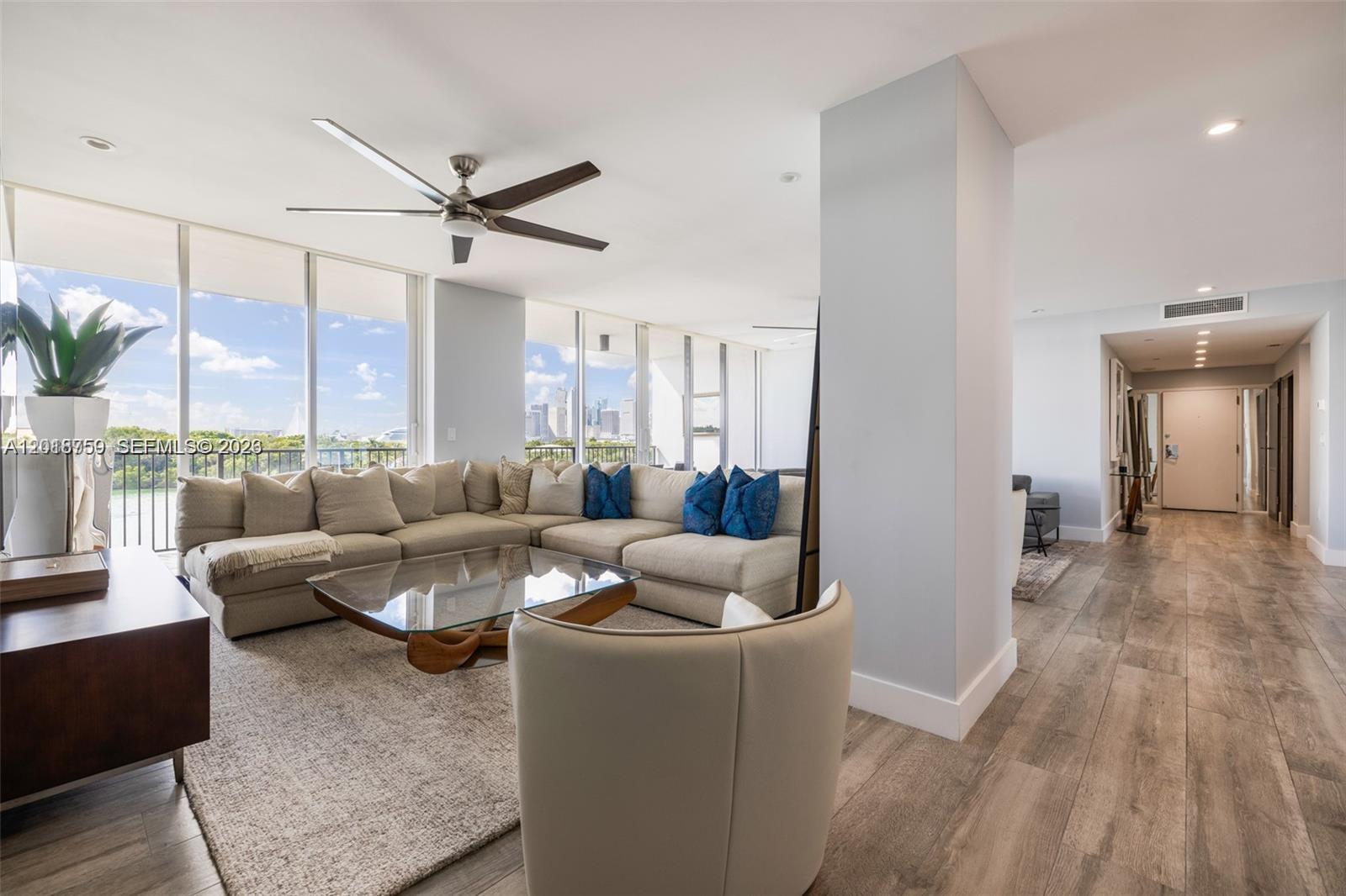 image 1000 Venetian Way2