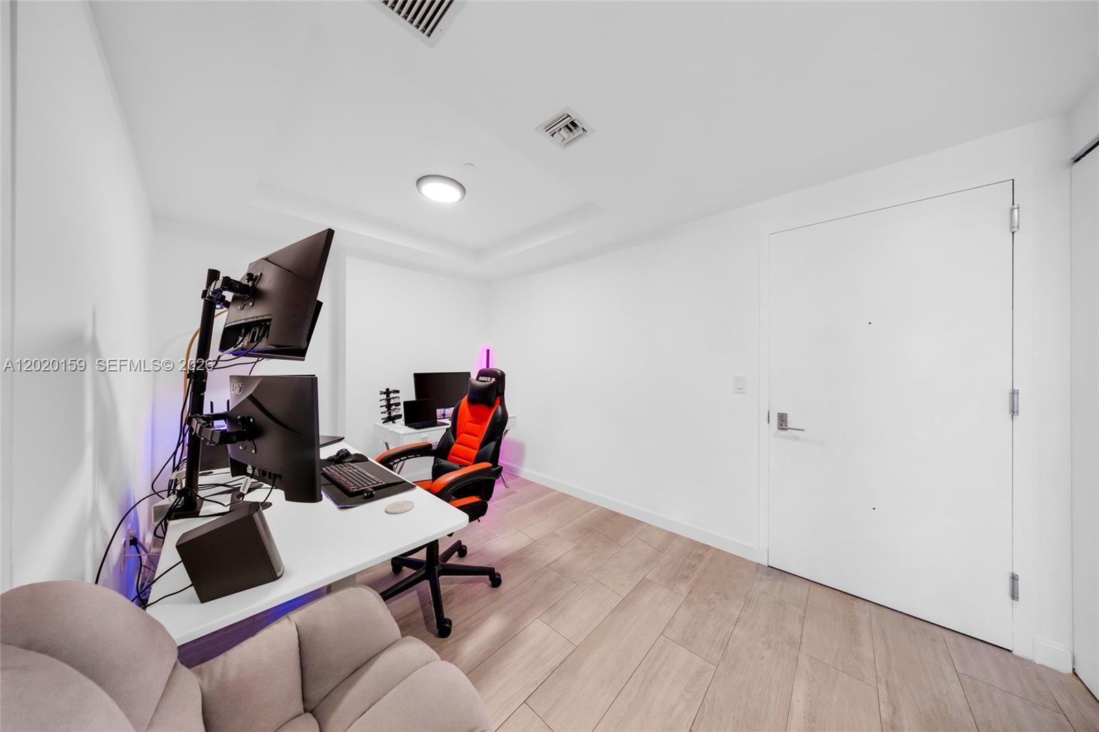 55 SW 9th St #1804 Miami, FL 33130