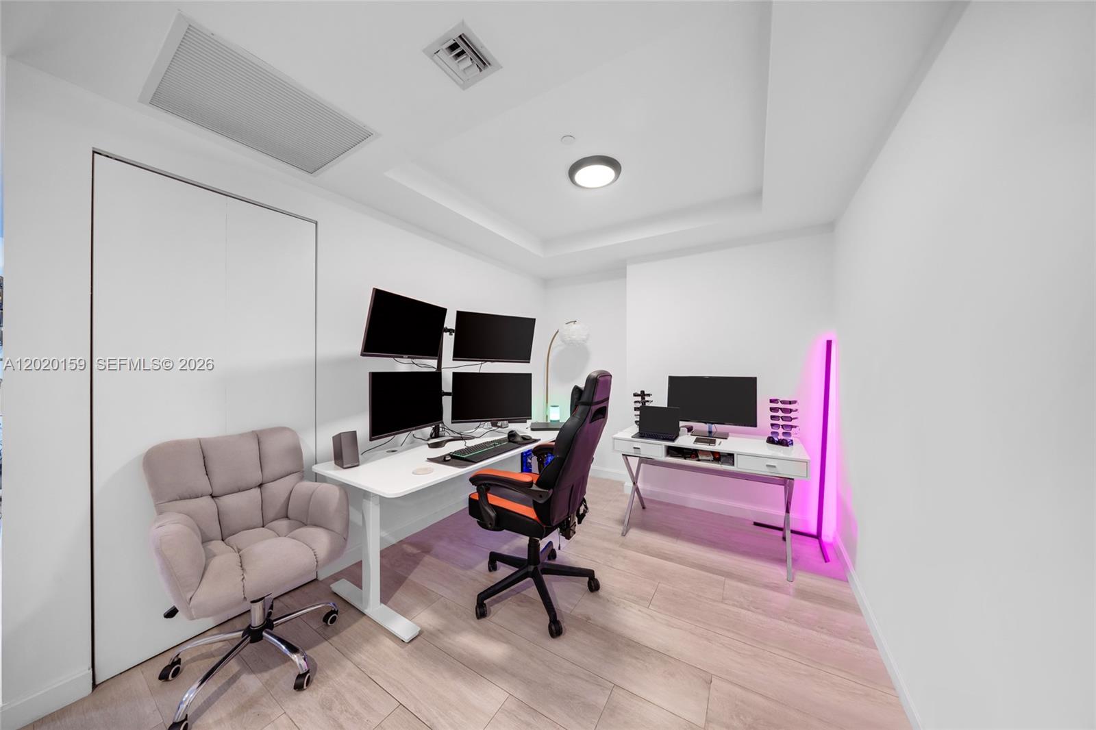 55 SW 9th St #1804 Miami, FL 33130
