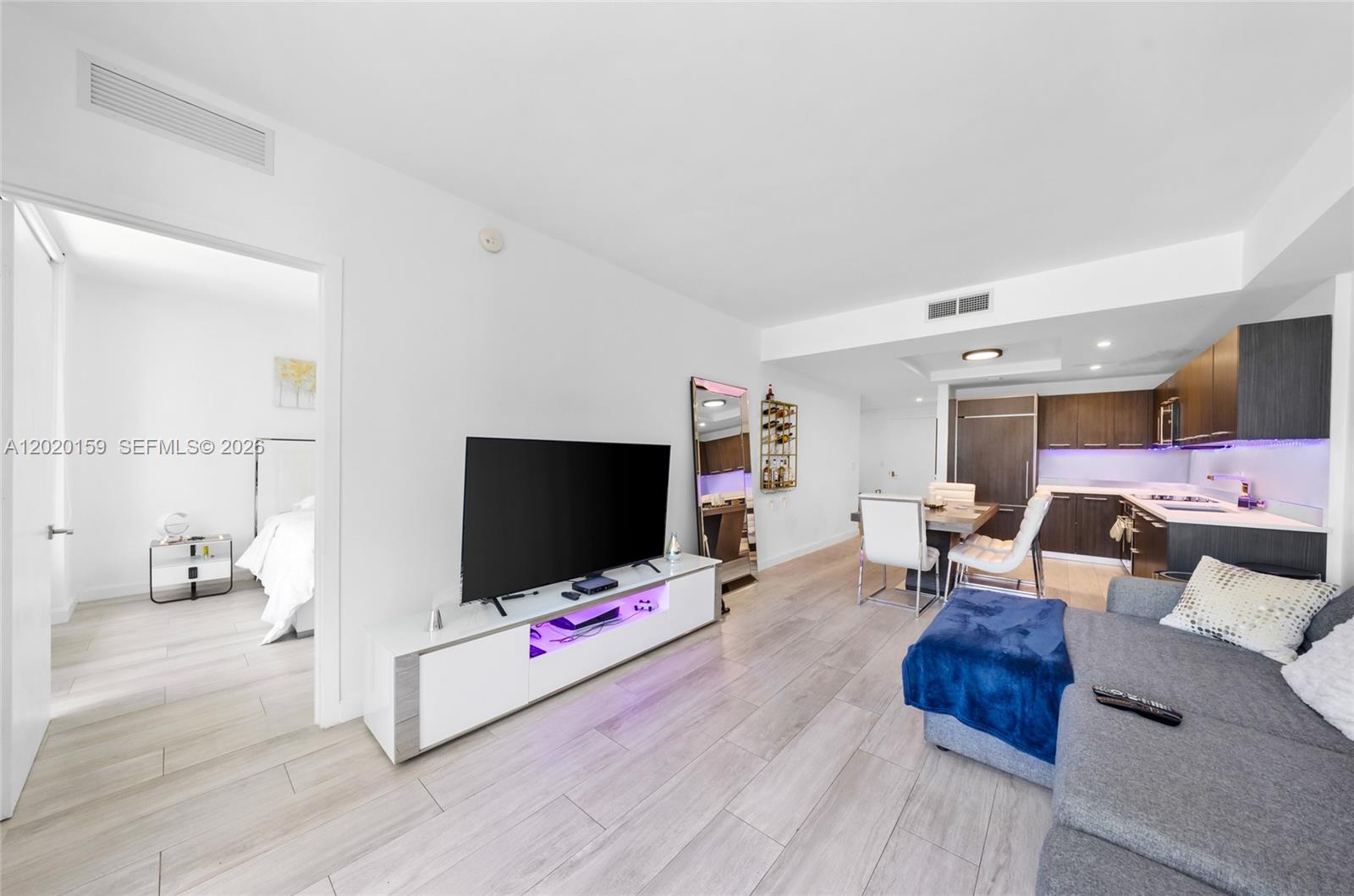 55 SW 9th St #1804 Miami, FL 33130