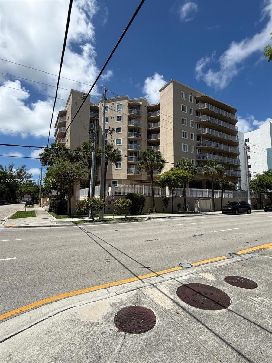 102 SW 6th Ave #305