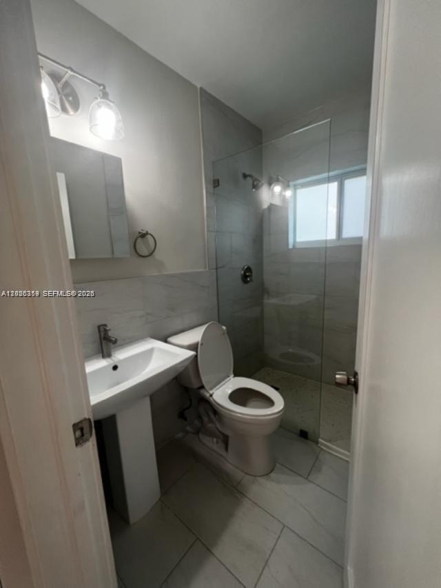 2355 SW 36th Ave Miami, FL 33145