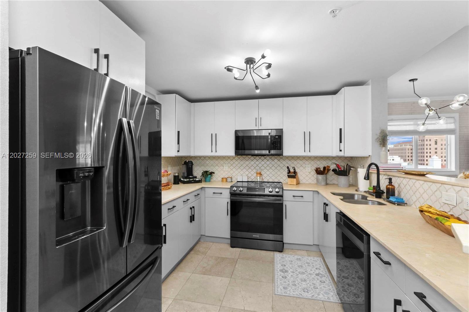 10 Aragon Ave #1106 Coral Gables, FL 33134