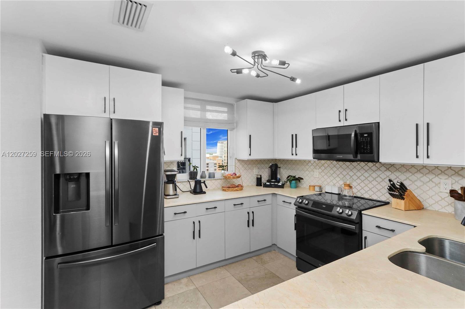 10 Aragon Ave #1106 Coral Gables, FL 33134