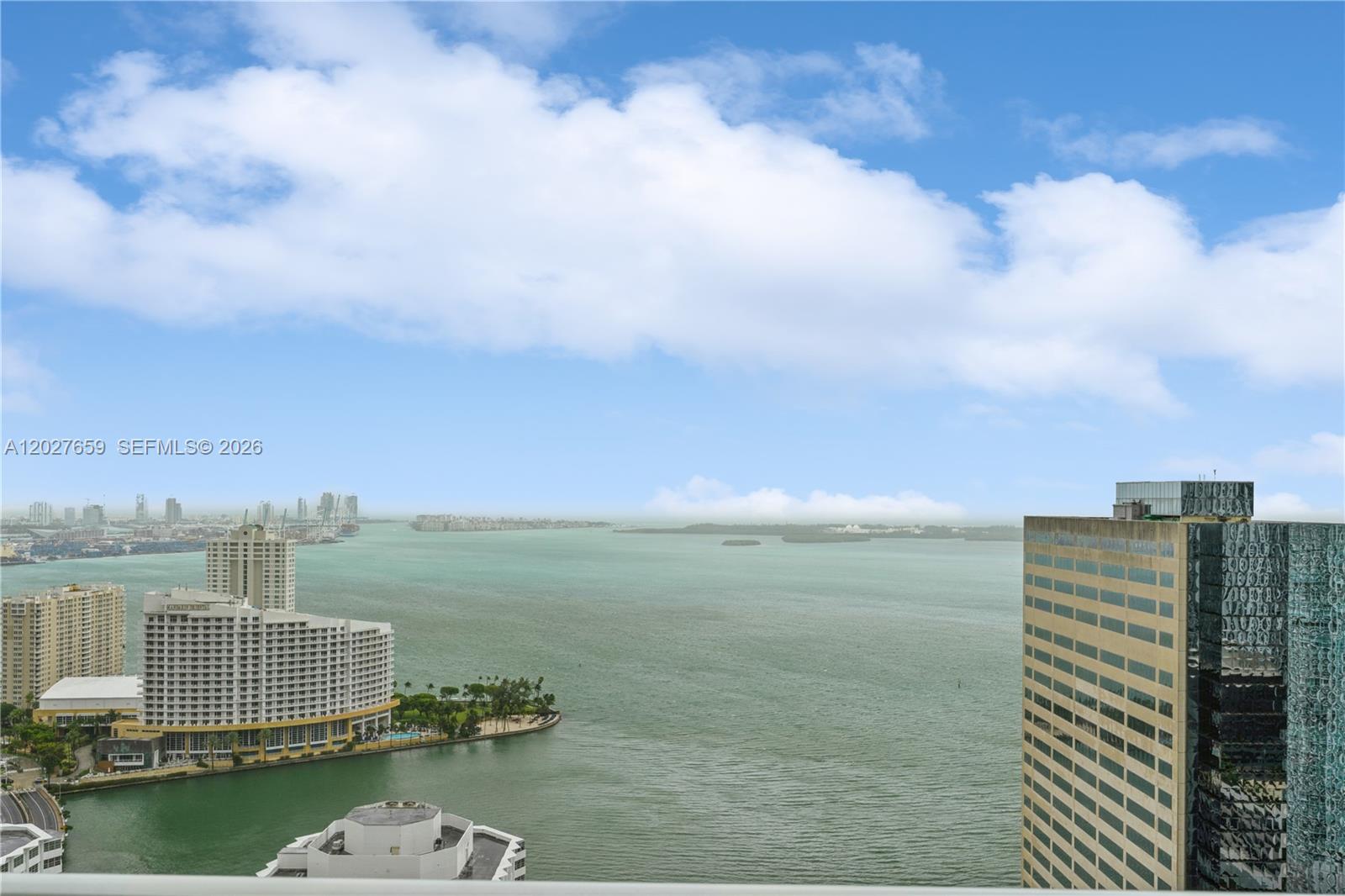 951 Brickell Ave #3706