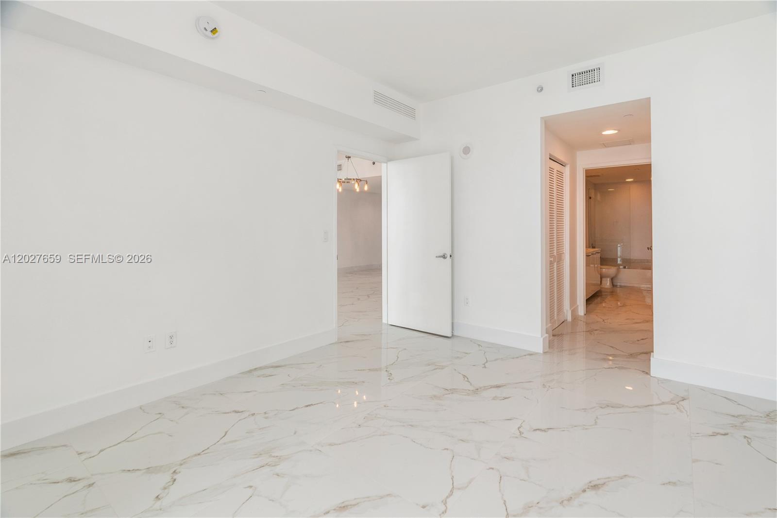 951 Brickell Ave #3706 Miami, FL 33131
