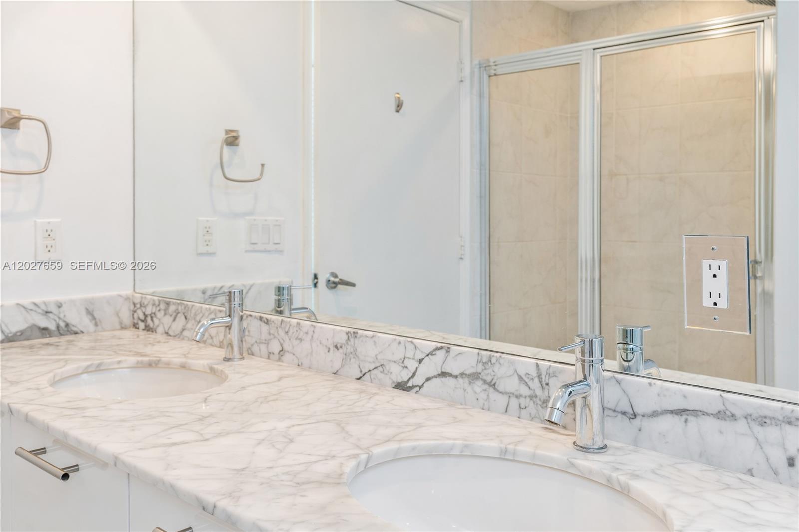 951 Brickell Ave #3706 Miami, FL 33131