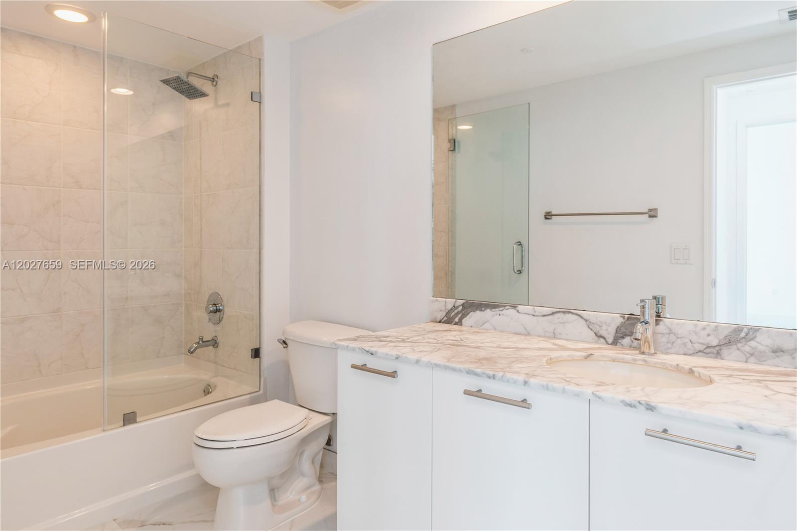 951 Brickell Ave #3706 Miami, FL 33131