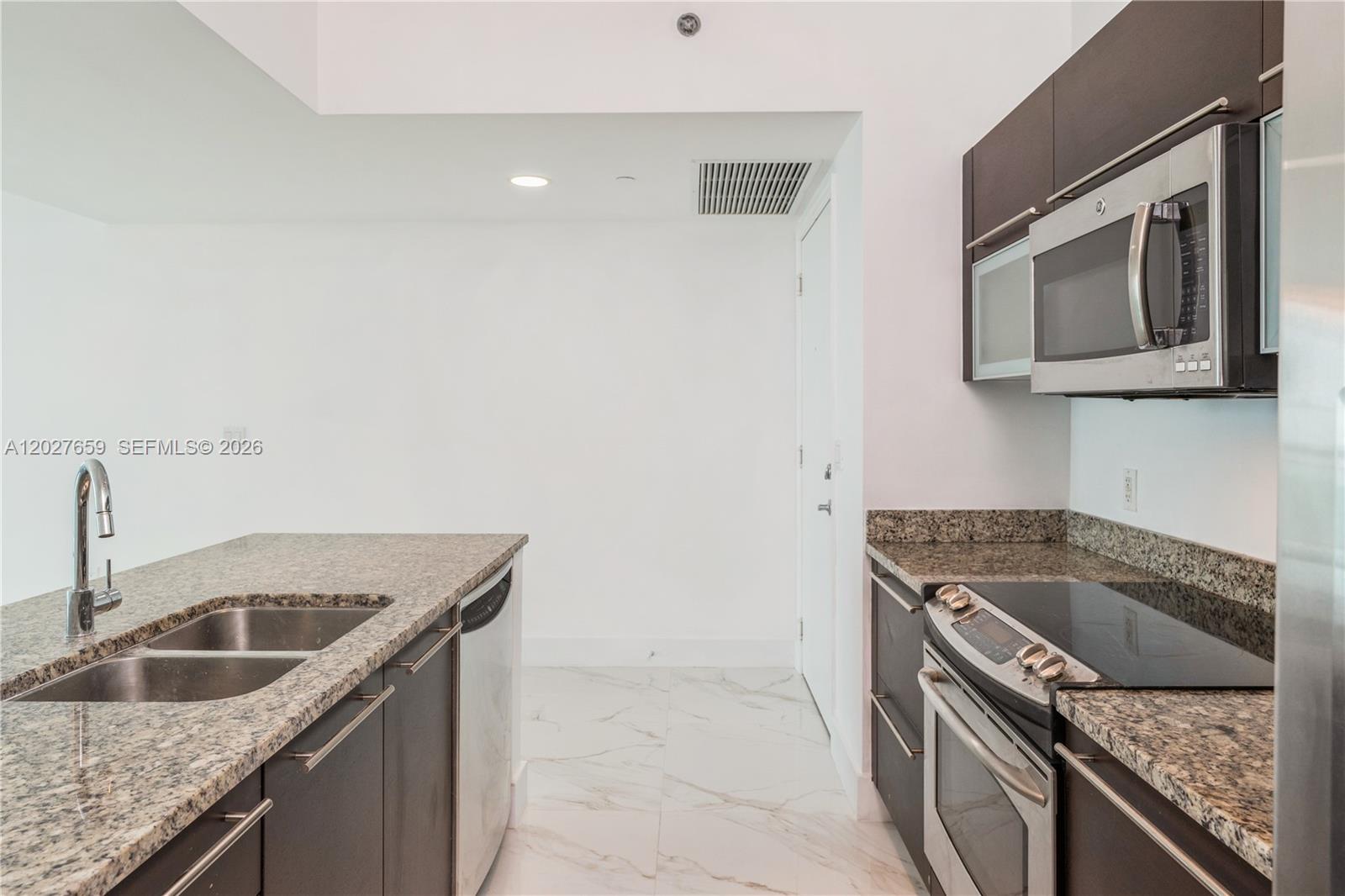 951 Brickell Ave #3706 Miami, FL 33131