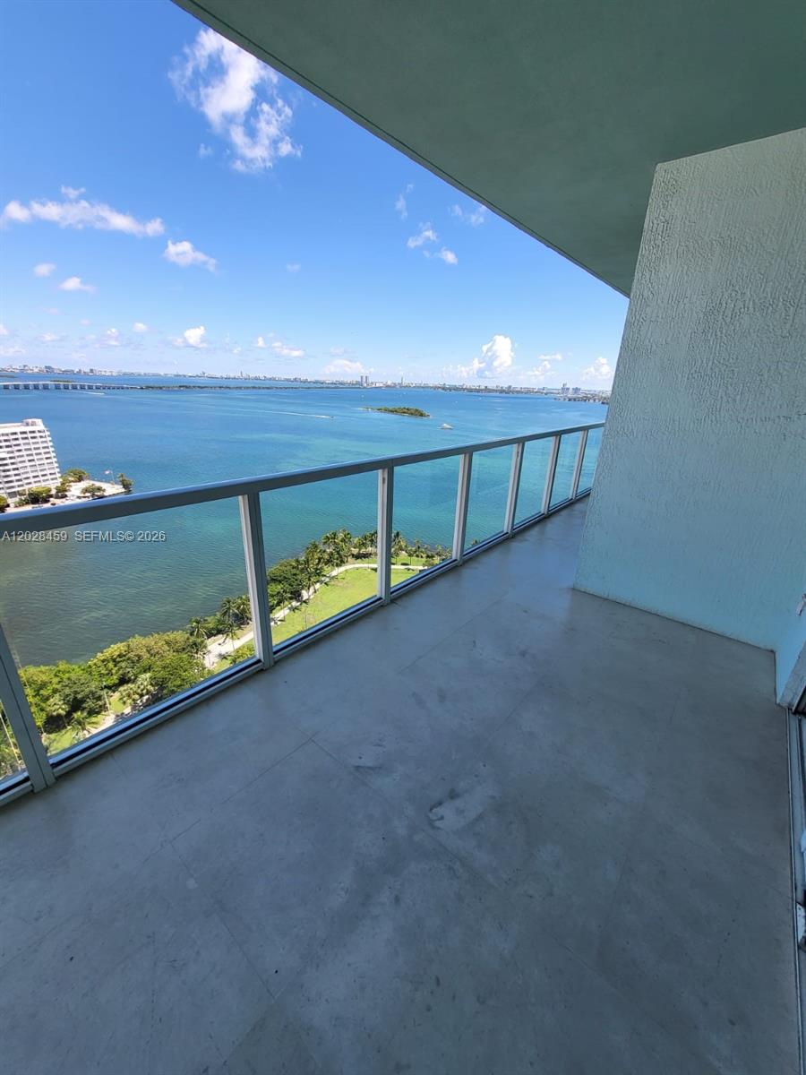 1900 N Bayshore Dr #2415 Miami, FL 33132
