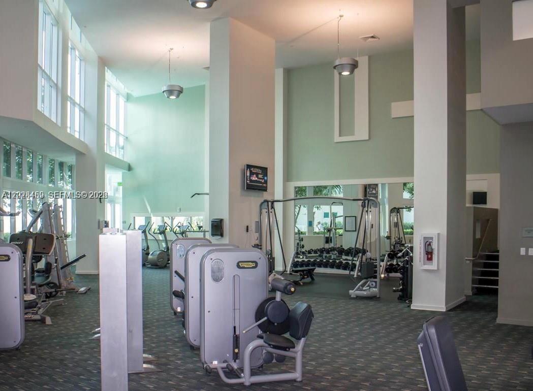 1900 N Bayshore Dr #2415 Miami, FL 33132