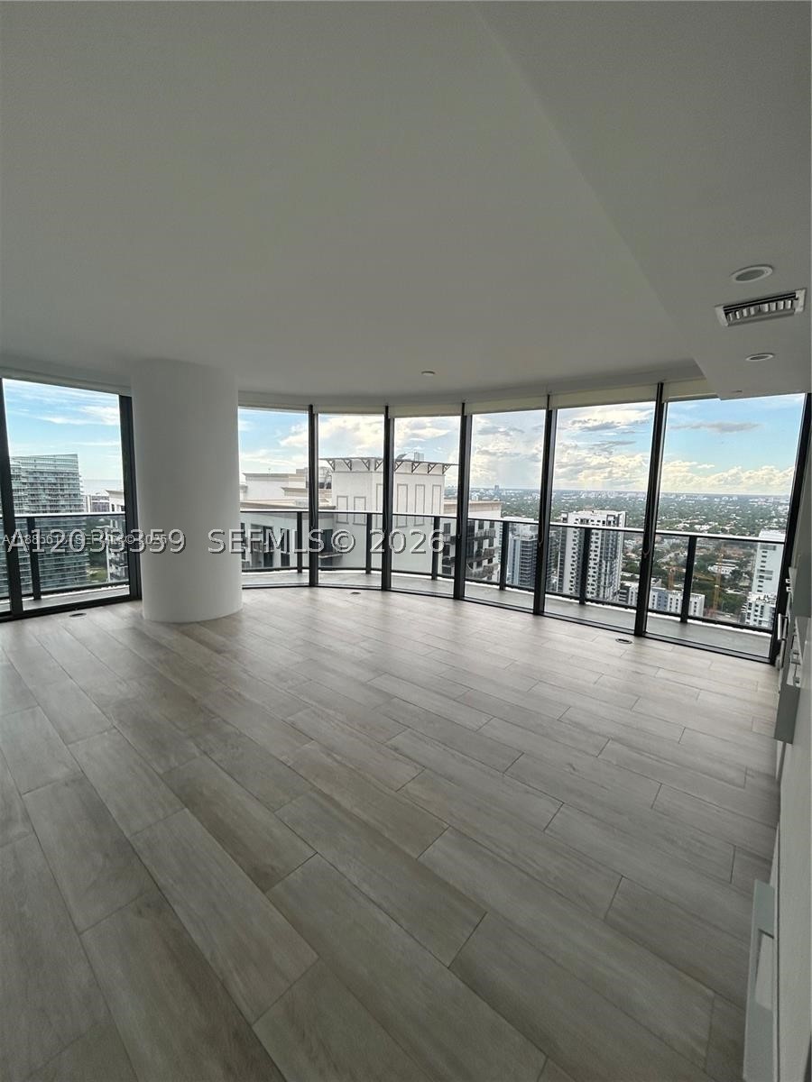 image Brickell Heights West1