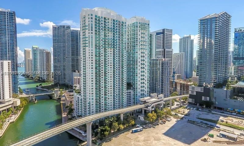 image Brickell on the River South18
