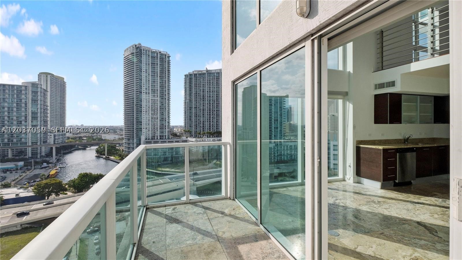 image Brickell on the River South5