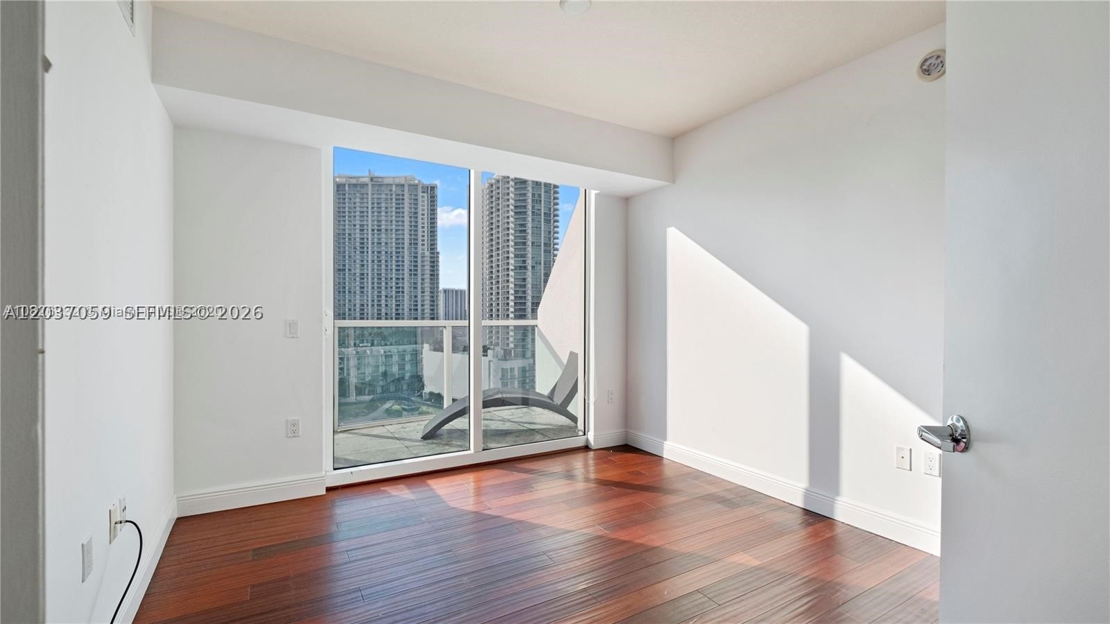 image Brickell on the River South8