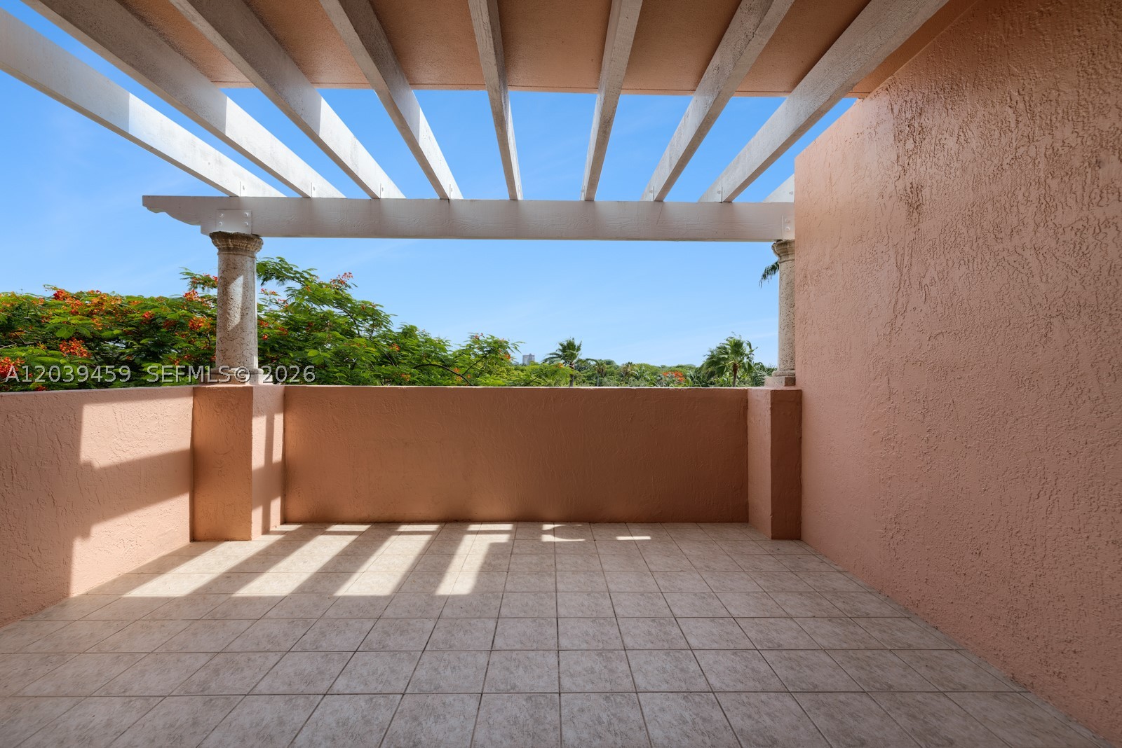 image Gables Club Tower I11