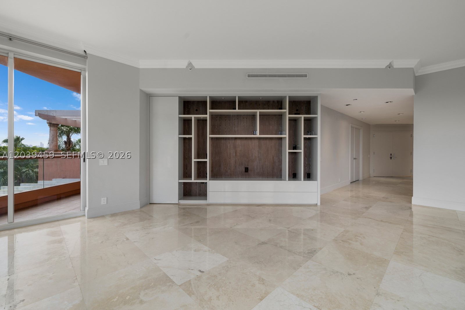 image Gables Club Tower I4