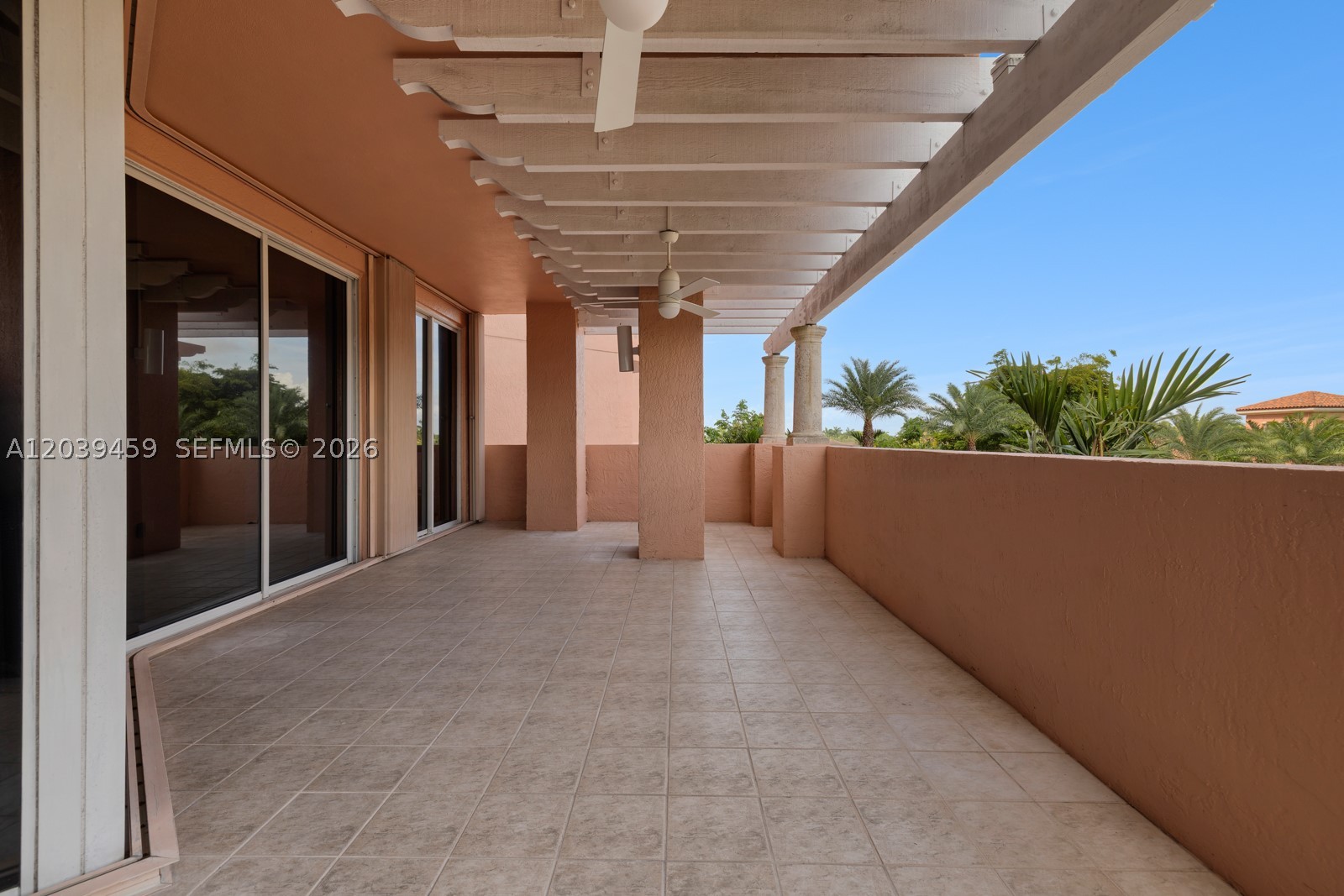 image Gables Club Tower I6