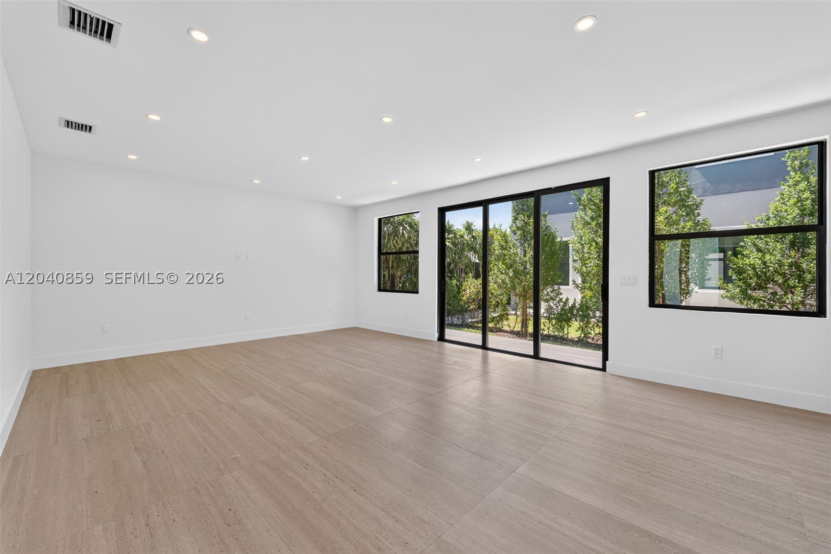 2240 SW 13th St Miami, FL 33145