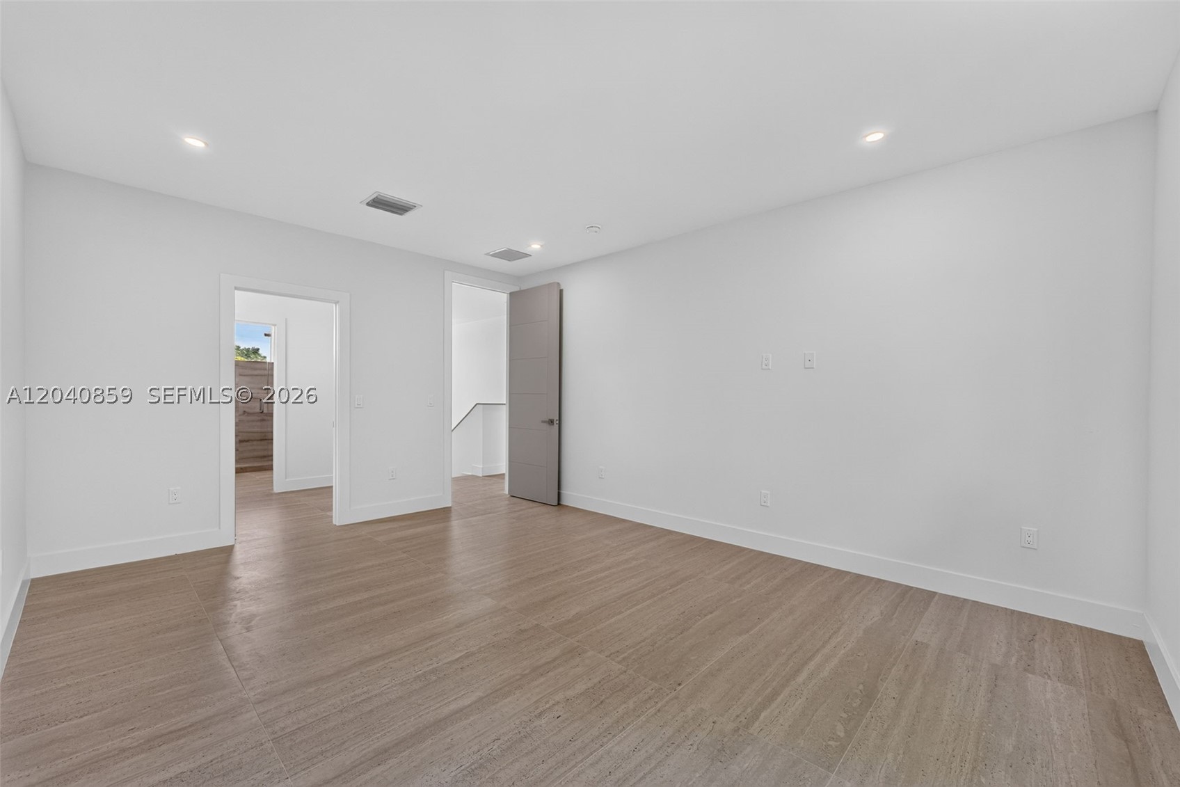 2240 SW 13th St Miami, FL 33145