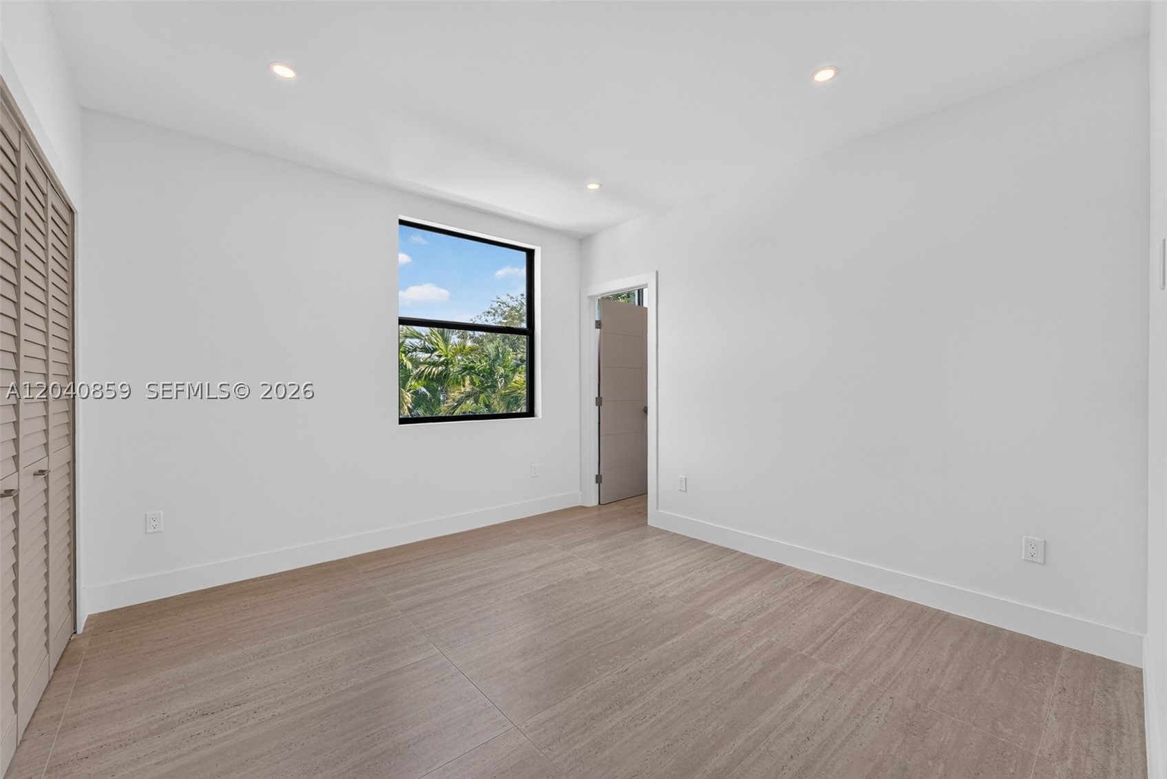 2240 SW 13th St Miami, FL 33145