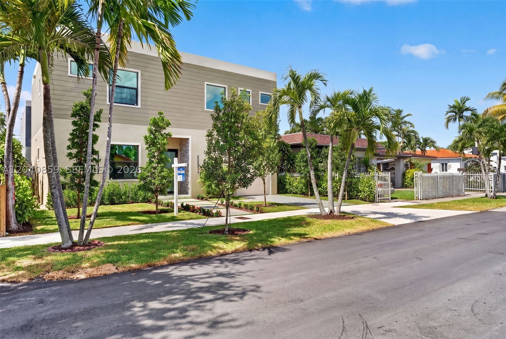2240 SW 13th St Miami, FL 33145